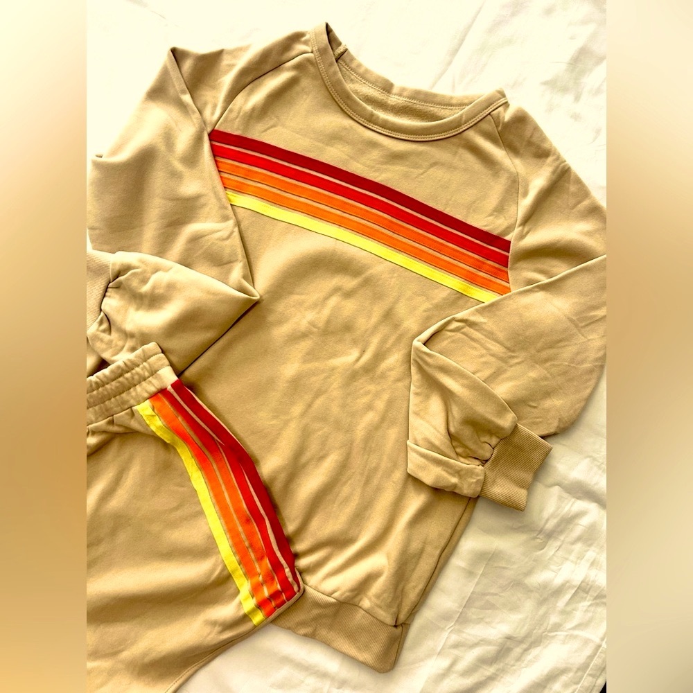 Apricot  Sweatshirt and Shorts Set with Colorful Stripes - Picture 5 of 5